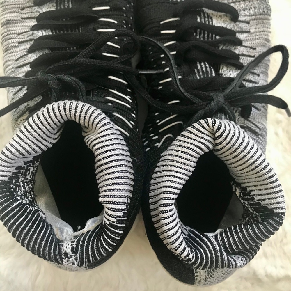Nike Hyperdunk 2016 Flyknit Zoom Gray Sneakers - Picture 12 of 15